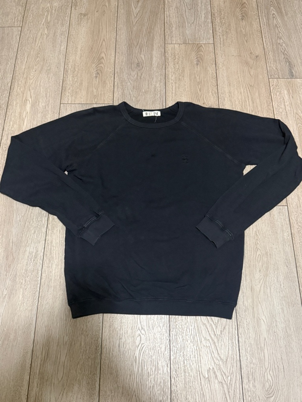 Eterne black crewneck sweater